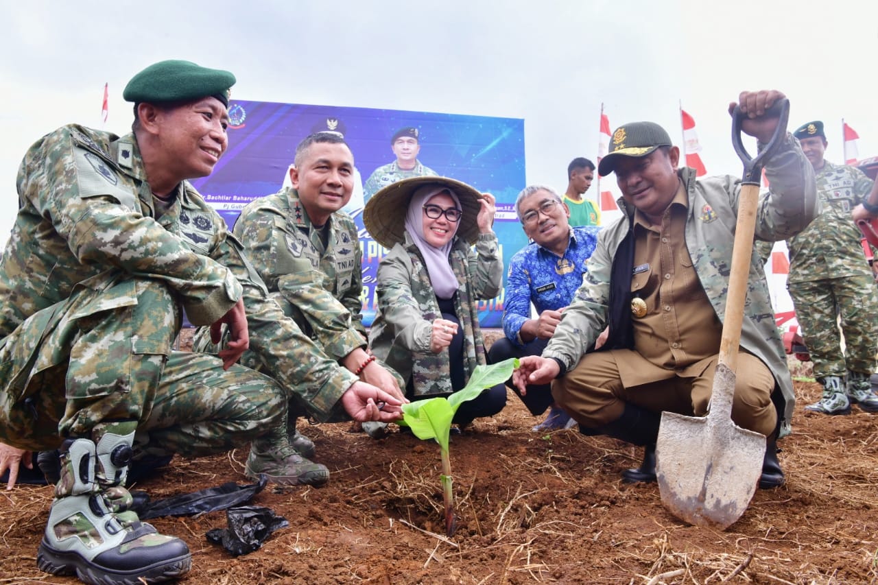 Pangdivif Kostrad Siapkan Lahan Hektar Untuk Budidaya Pisang