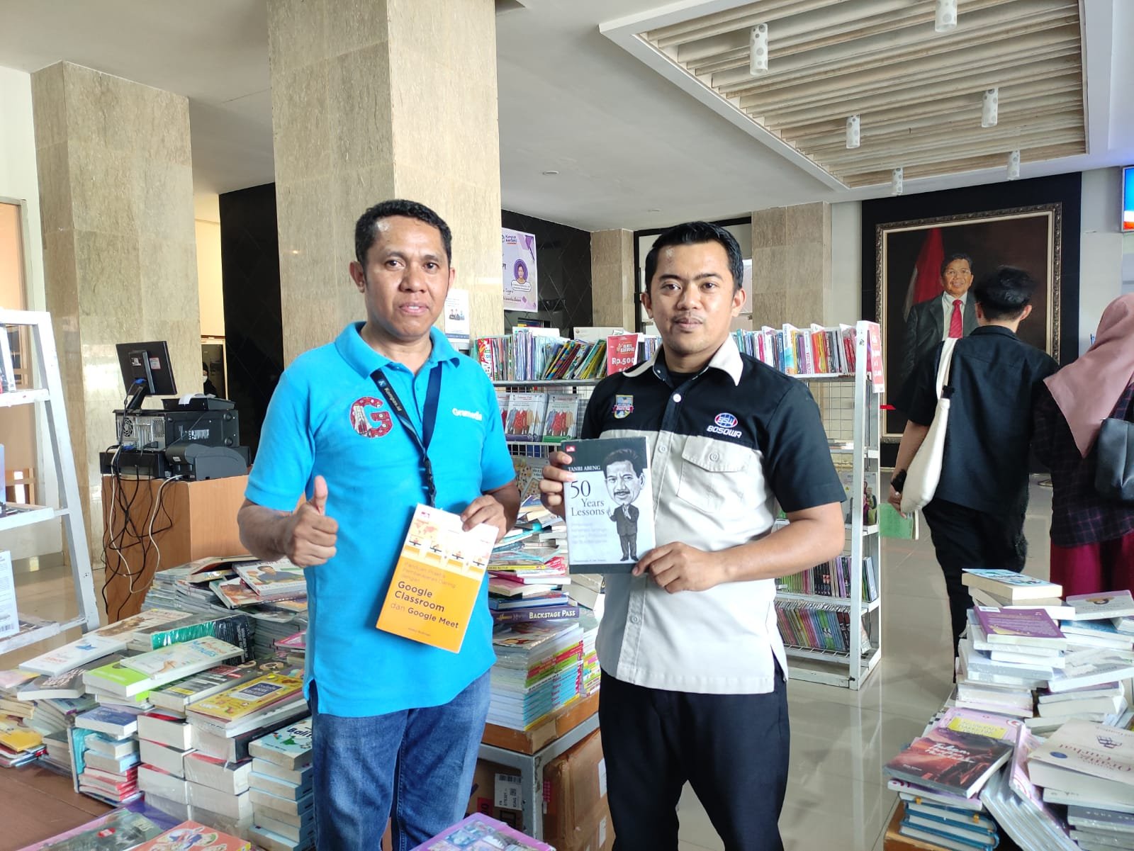 Dukung Program Perpustakaan, Unibos Gandeng Gramedia Buka Gudang ...