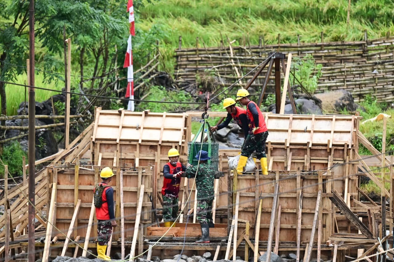 TNI Hadir untuk Rakyat, Launching 200 Jembatan Garuda Perkuat Akses dan ...